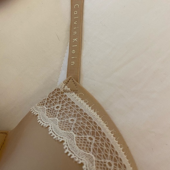 Calvin Klein Bra - Picture 2 of 2